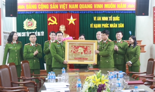 Phối hợp đấu tranh, phòng chốngtội phạm ma tuý trên các tuyến trọng điểm 